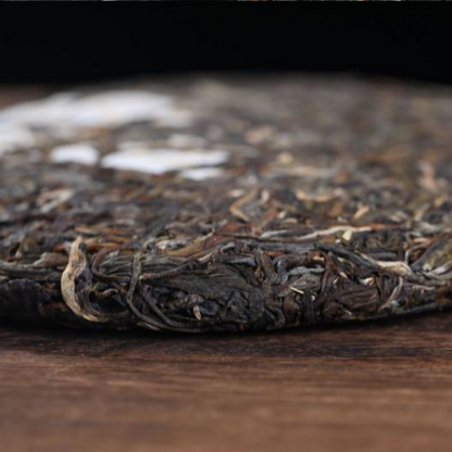 357g Yunnan Raw Puerh Tea Cake Bulang Mountain Pu-erh Shengcha Premium Pu'er Tea