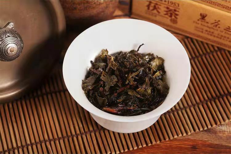 338g Baishaxi 1953 Fucha *Anhua Dark Tea Golden Flowers Fu Brick Black Tea