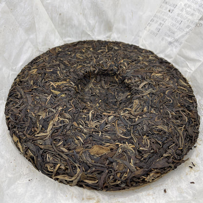 Pu 'er, Yi Wu, 2006, 357 grams, raw.