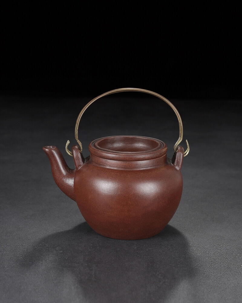 Chinese Yixing Zisha Clay Handmade Exquisite Teapot（蛋包 底款：周桂珍）