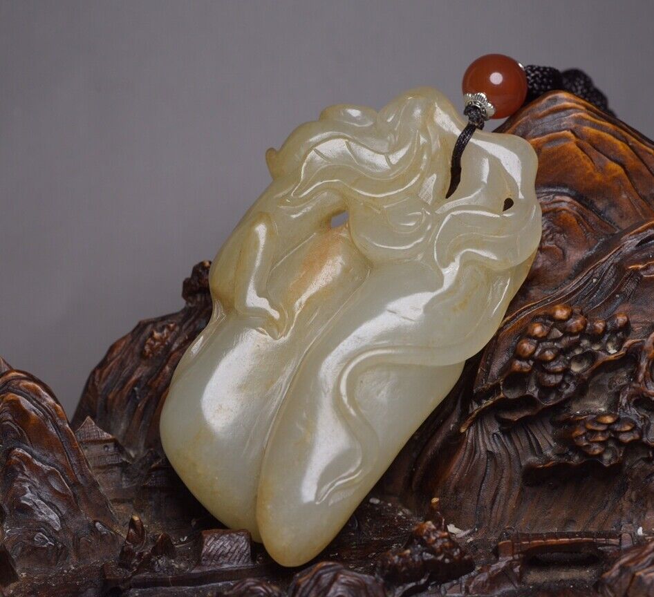 Chinese Natural Hetian Jade Carved Exquisite Statue Unique Pendant Jewelry Rare