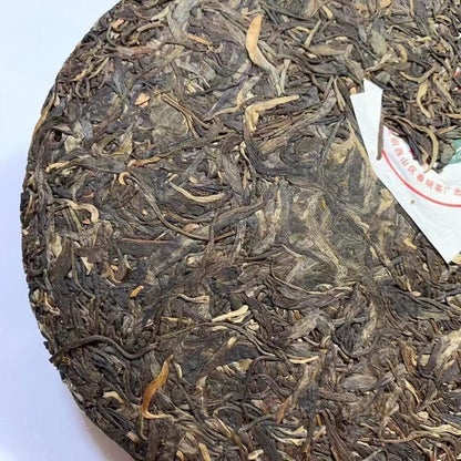 2004 Millennium Ancient Tea Tree Big Cabbage Banzhang Pu'er Raw Tea Cake 357g