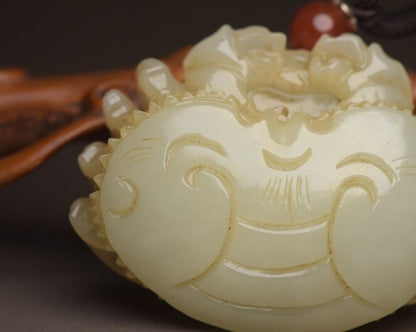 Chinese Antique Hetian Jade Carving Exquisite Statues Good Luck Pendant Jewelry