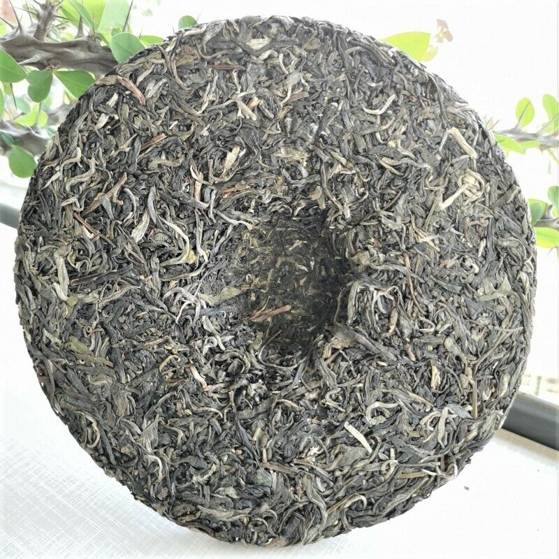 Healthy Drink Organic Green Tea Lao Banzhang Pu'er Tea Pressed Tea 357g