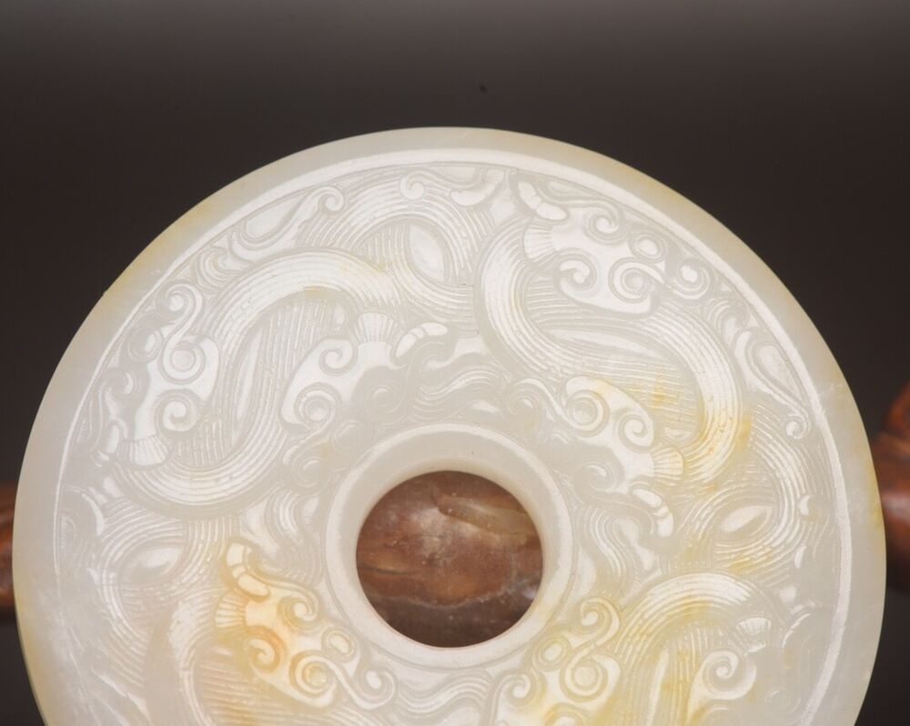 Top Chinese Beautiful Natural Hetian Jade Carving Exquisite Statue Pendant Rare