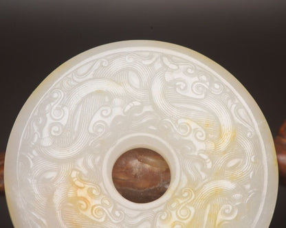 Top Chinese Beautiful Natural Hetian Jade Carving Exquisite Statue Pendant Rare