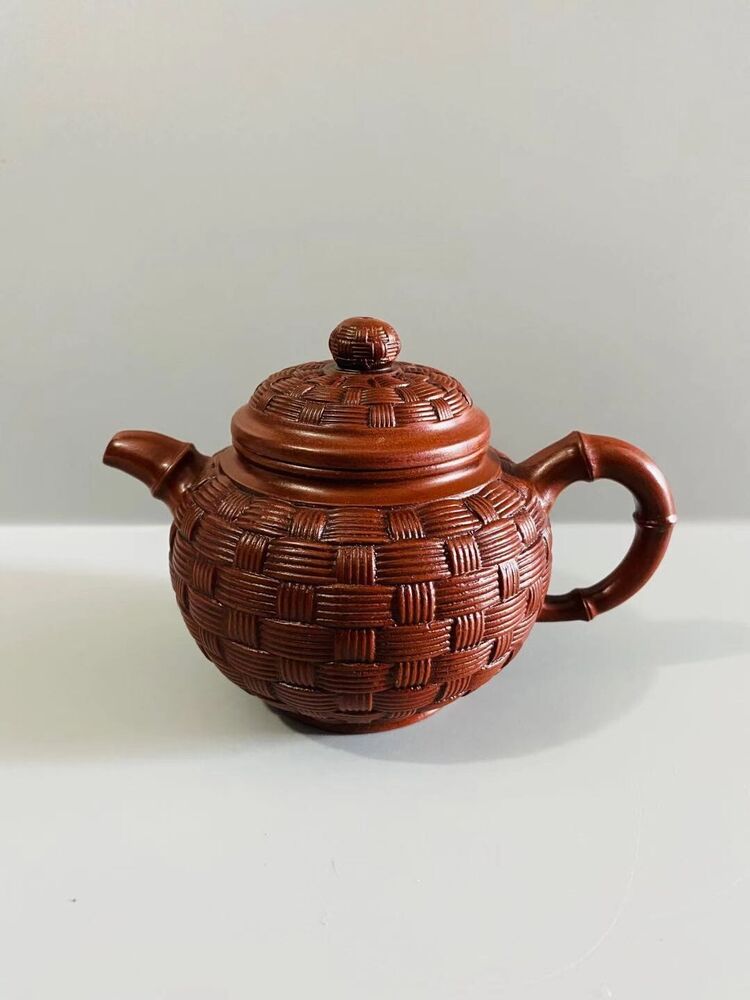 Chinese Yixing Zisha Clay Handmade Exquisite Teapot（竹编掇只壶 底款：姜礼明）