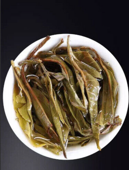 Yunnan Tea Nannoushan Head Spring Ancient Tree Pu'er Raw Tea 357g Cake Tea