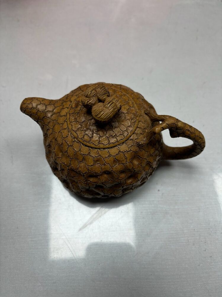 vintage chinese yixing purple clay teapot zisha ceremony carving Collectible art