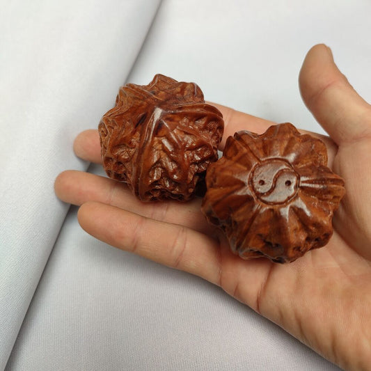 Chinese Rosewood Carved walnut Statue Wooden ornaments anxiety relief items rare