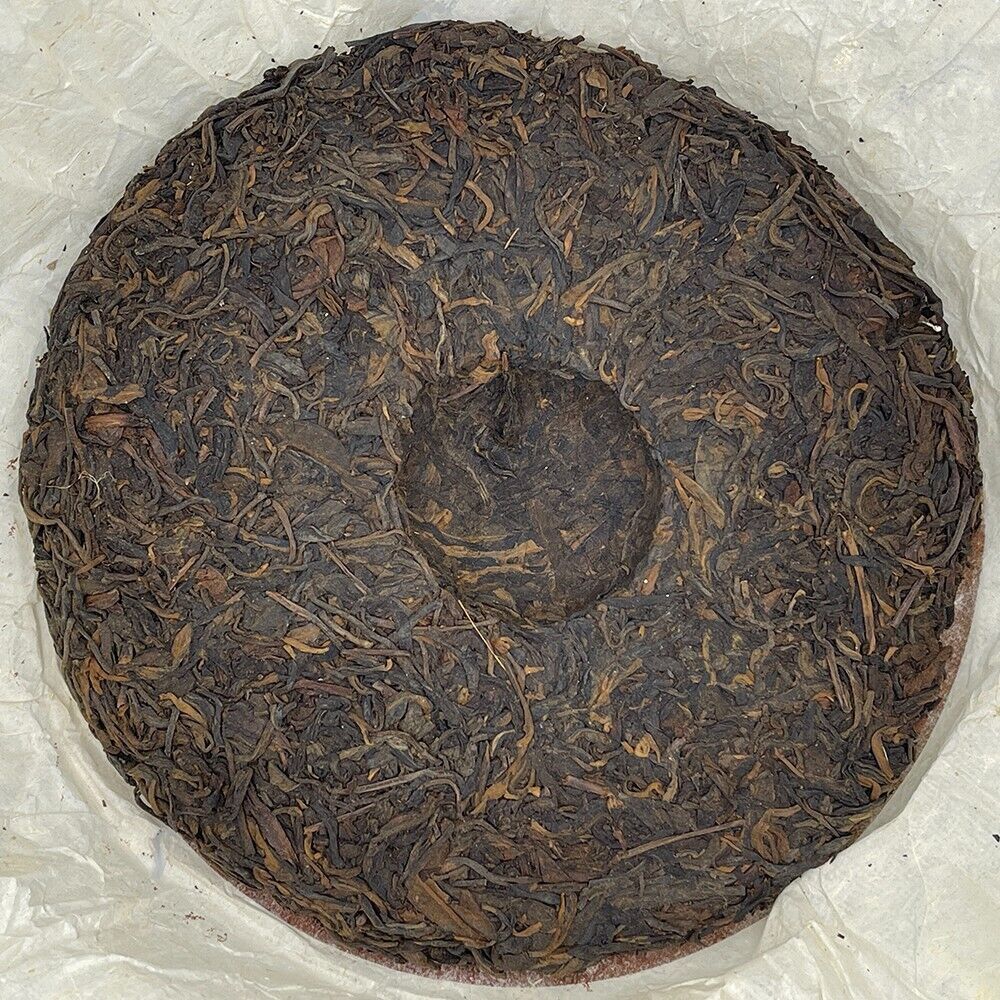 Pu 'er tea, 2006, Hong Kong version, Yi Wu Zhengshan, 357g, born.