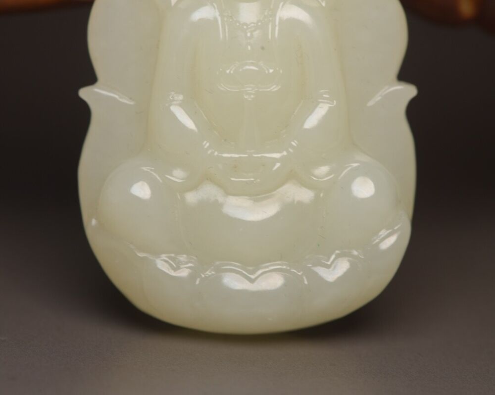 Top Chinese Natural Hetian Jade Carved Exquisite Guanyin Statue Pendant Jewelry