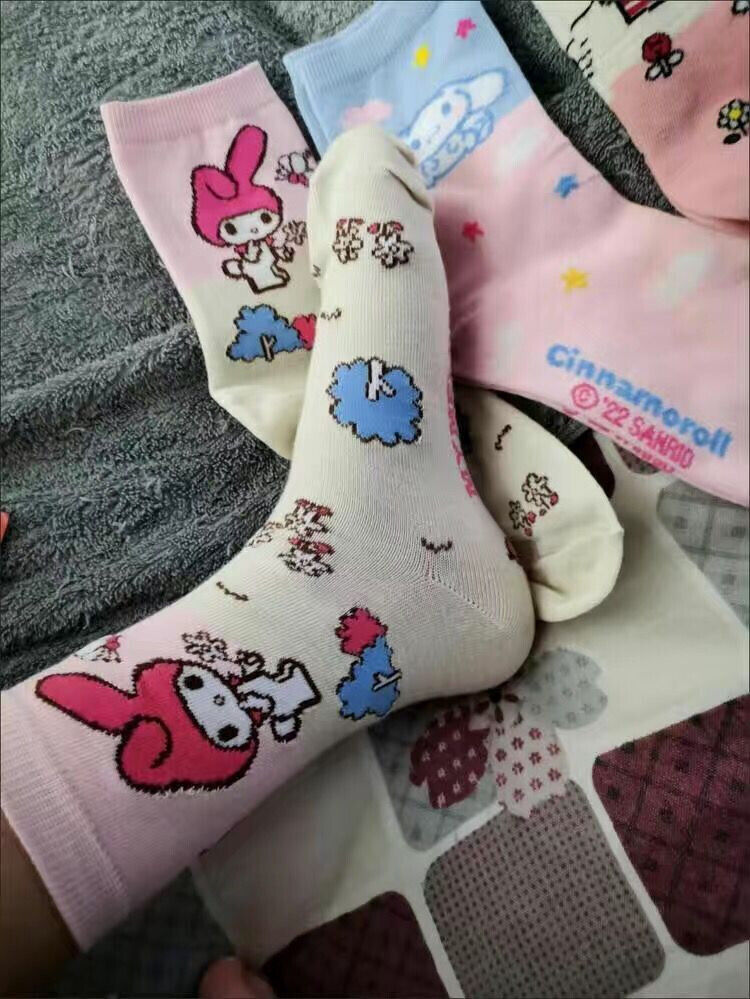 4 Pairs Women Girl Hello Kitty Kuromi My Melody Cinnamoroll Socks Soft Warm Sock