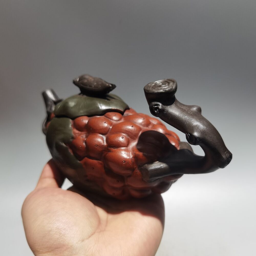 Antique Chinese Yixing Zisha Clay Exquisite Teapot Tea Sand-fired Grape cicada