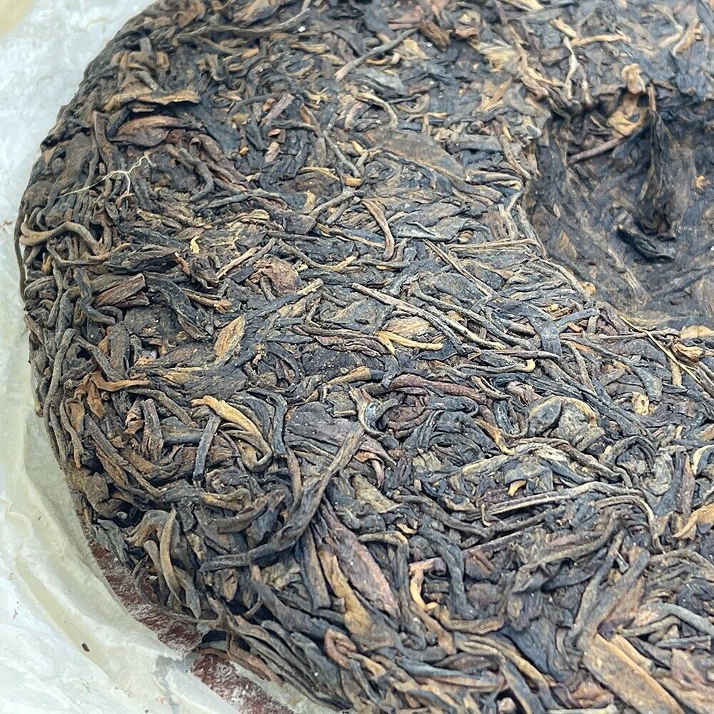 Pu 'er tea, 2006, Hong Kong version, Yi Wu Zhengshan, 357g, born.