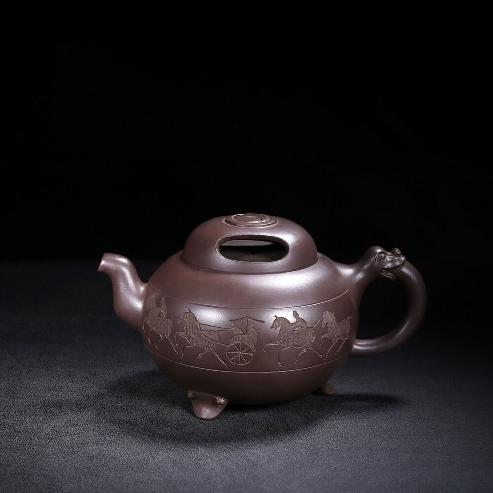 Chinese Yixing Zisha Clay Handmade Exquisite Teapot（牛盖 底款：金鼎商标）