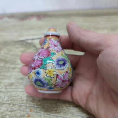A Chinese famille rose porcelain snuff bottle painted flower vintage beijing art