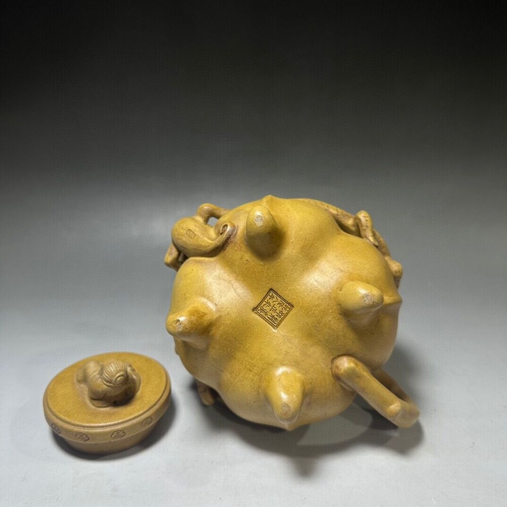 vintage chinese yixing purple clay teapot zisha ceremony carving Collectible art