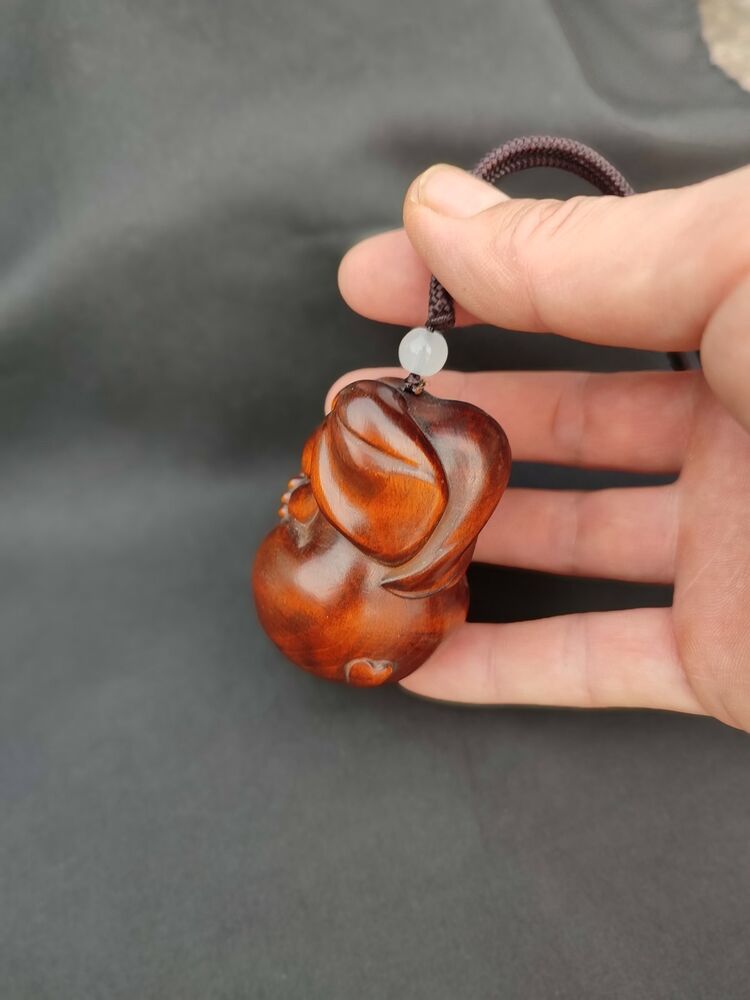 Wooden Carving Lucky Little Rabbit Statue Lovely Gift Car Phone Purse Ornament