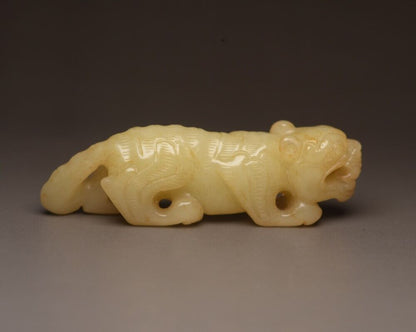Chinese Natural Hetian Jade Carving Fierce Tiger Statue Exquisite Figurines Rare
