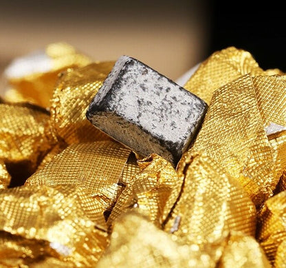 Cooked tea wrapped in gold foil gift casserole tea Pu 'er tea tea high tea cream-