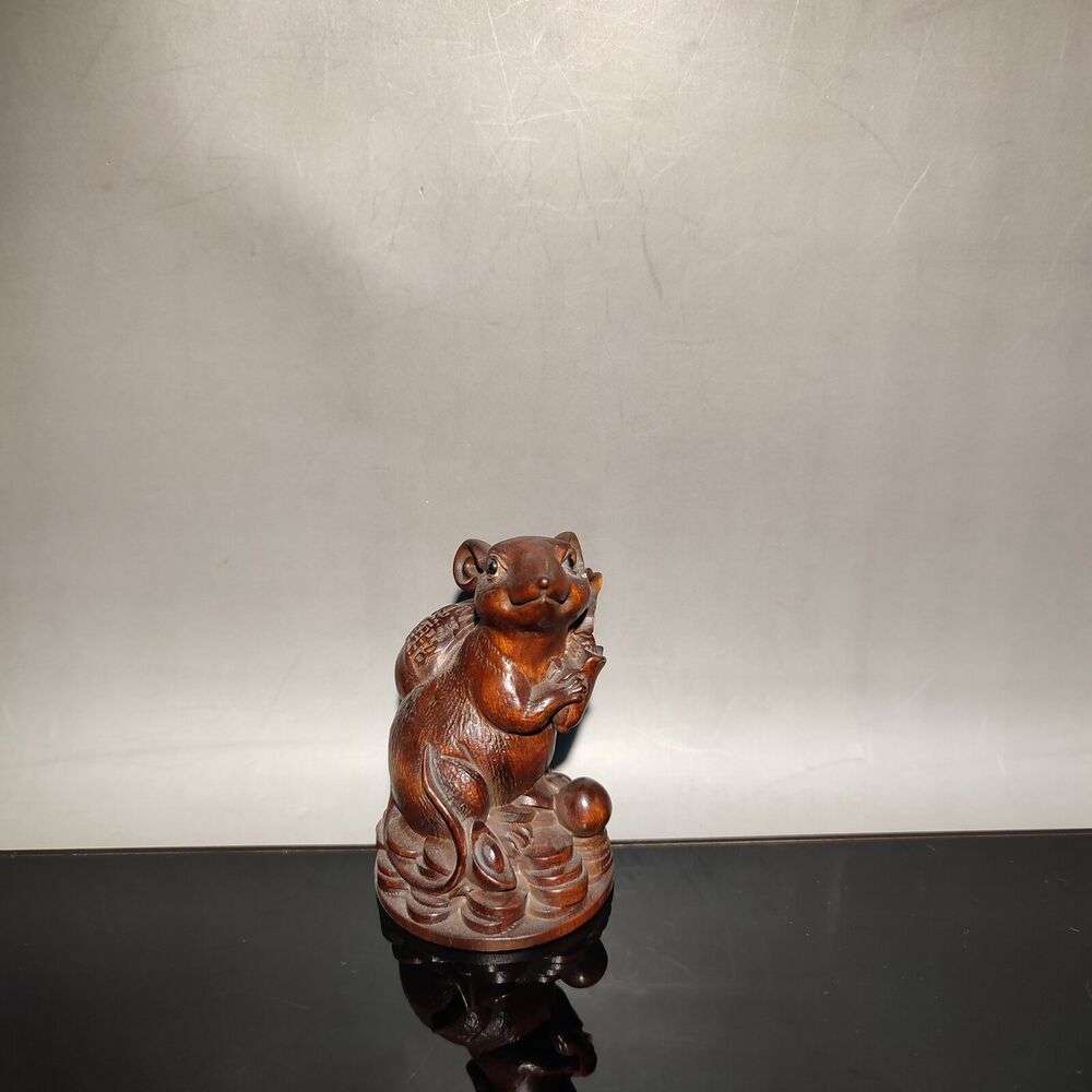 A nice happy little mouse wood carvings money bag Carved statue room decor gift