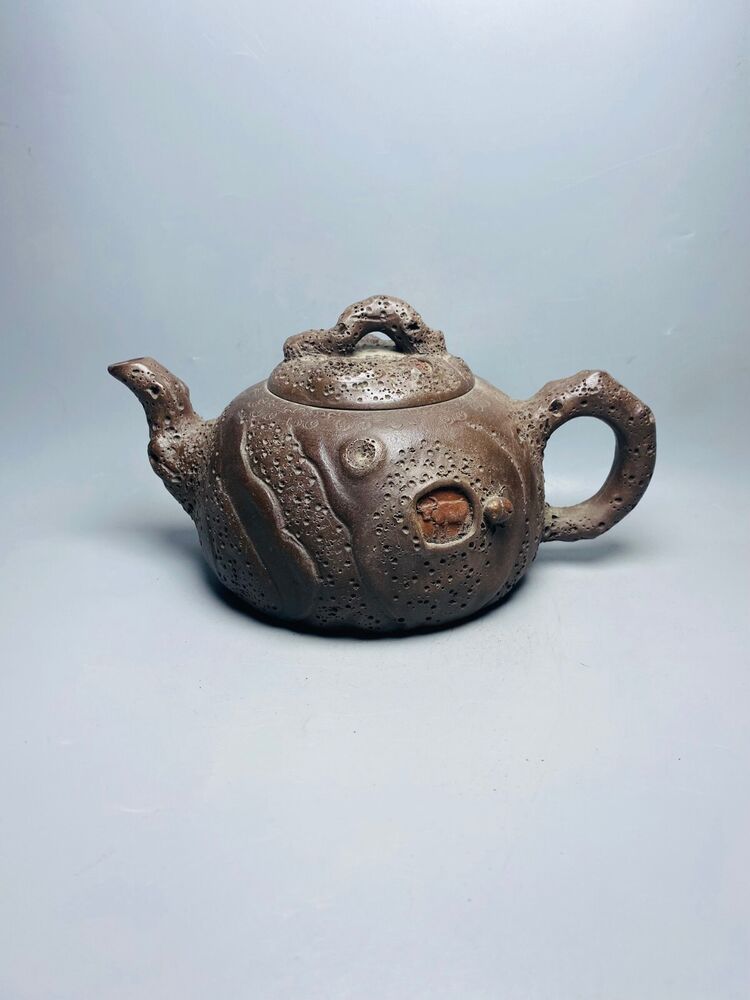 Chinese Yixing Zisha Clay Handmade Exquisite Teapot （供春生肖 底款：供春）