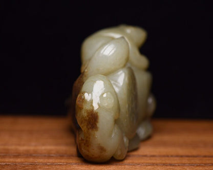Chinese Natural Hetian Jade Hand Carving Frog Statue Sculpture Figurines Artwork