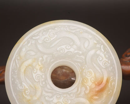 Top Chinese Beautiful Natural Hetian Jade Carving Exquisite Statue Pendant Rare