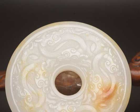 Top Chinese Beautiful Natural Hetian Jade Carving Exquisite Statue Pendant Rare