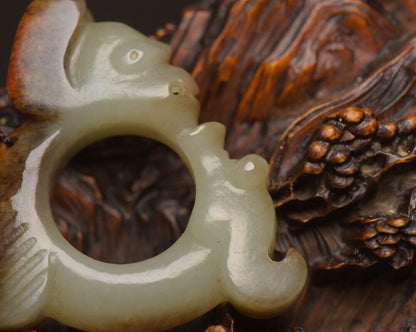 Chinese Natural Hetian Jade Hand Carved Nice Statue Unique Pendant Gift Jewelry