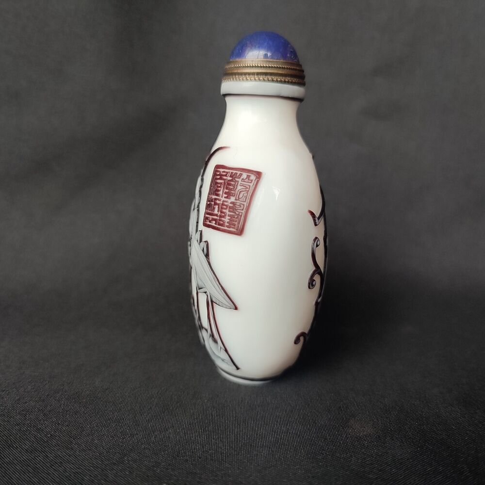 Chinese Glass Snuff Bottle Box Statue Carving Cricket Sculpture Melon Fruit Art