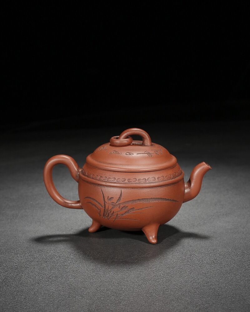 Chinese Yixing Zisha Clay Handmade Exquisite Teapo （三足 底款：王寅春）