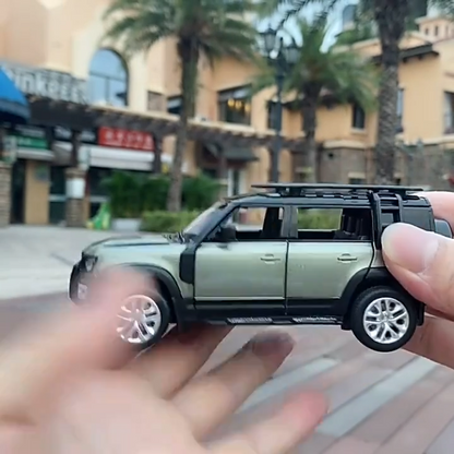 1:32 Land Rover Defender Diecast Model Car SUV Toy Vehicles Sound Light Kid Gift