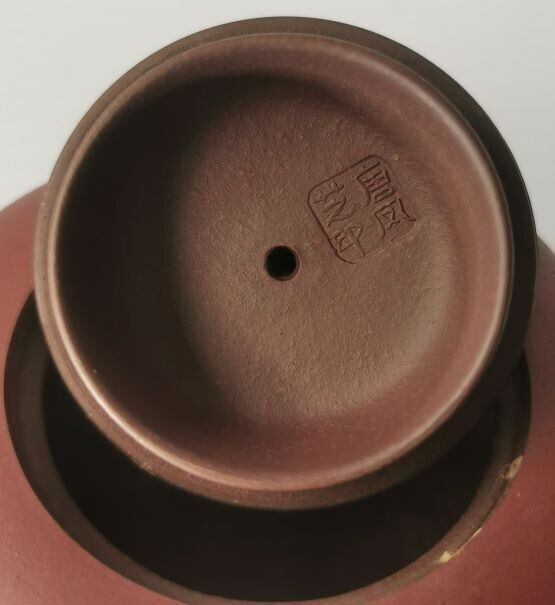 Yixing zisha purple clay Chinese teapot double colour clay signed on cover 唐风芝