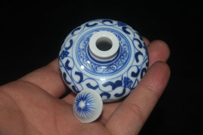 chinese porcelain blue and white porcelain snuff bottle small mini pot peking