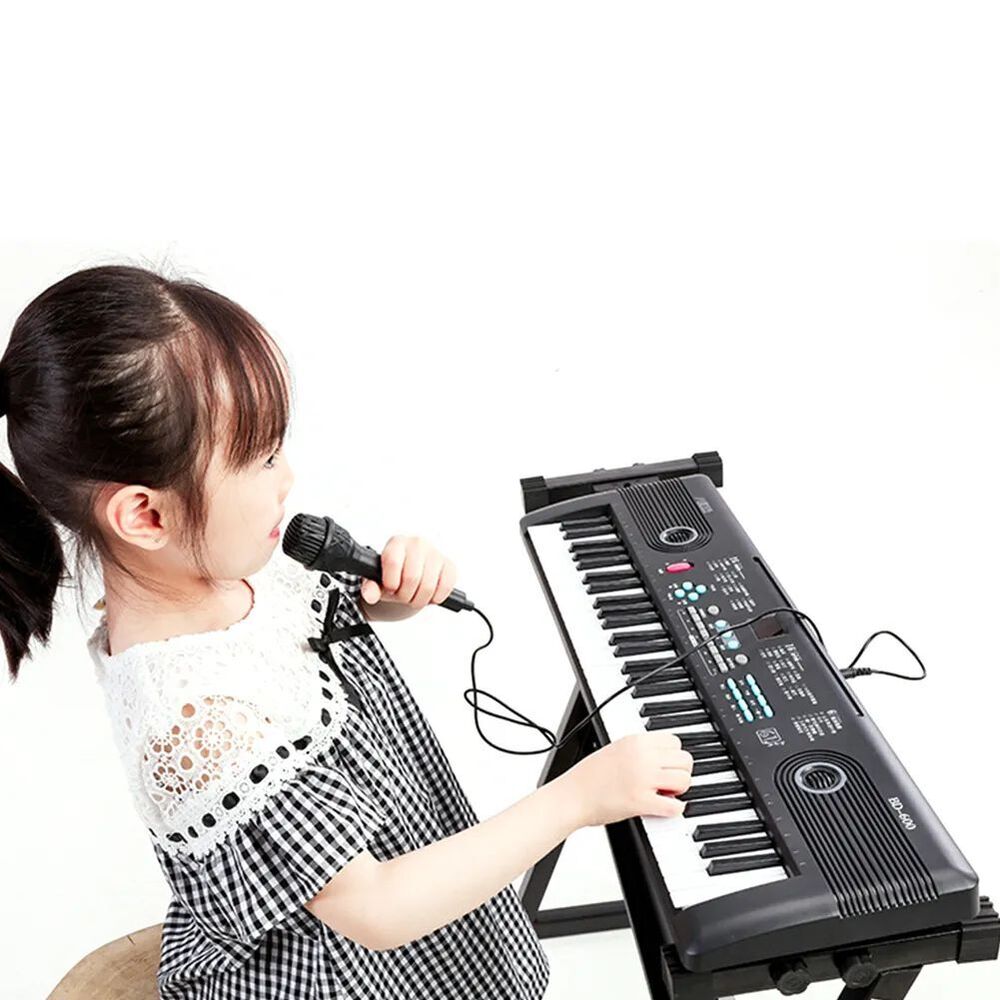 Electronic Piano 61 Keys Portable Digital Keyboard With Microphone Instrument