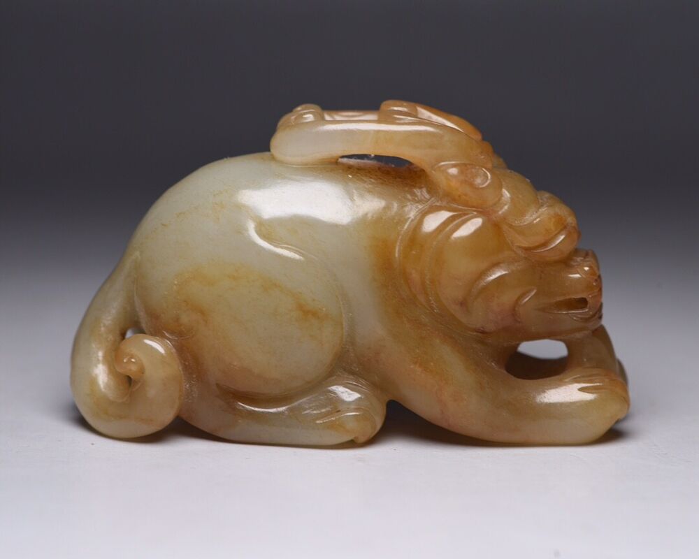 Antique Chinese Natural Hetian Jade Carved Beast Statue Sculpture Collection Art