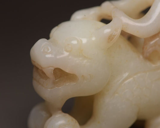 Top Chinese Natural Hotan Jade Carved Exquisite Beast Statue Collection Art Gift