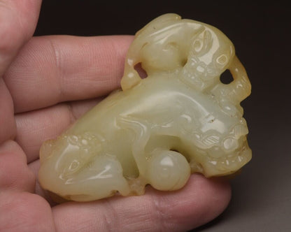 Chinese Antique Hetian Jade Carving Exquisite Beast Statue Figurines Collections