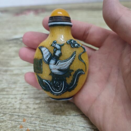 vintage beijing imperial yellow peking glass Snuff Bottle carved dragon statue