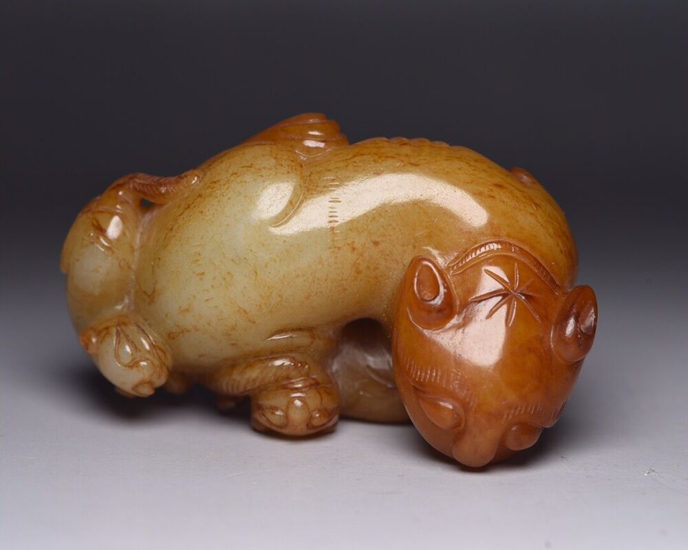 Chinese Old Hetian Jade Carved Beast Statue Sculpture Exquisite Decoration Art