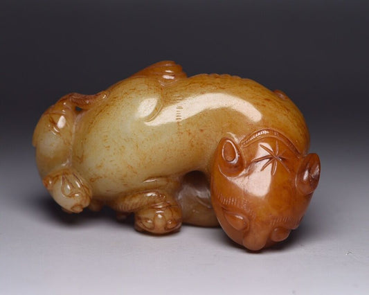 Chinese Old Hetian Jade Carved Beast Statue Sculpture Exquisite Decoration Art