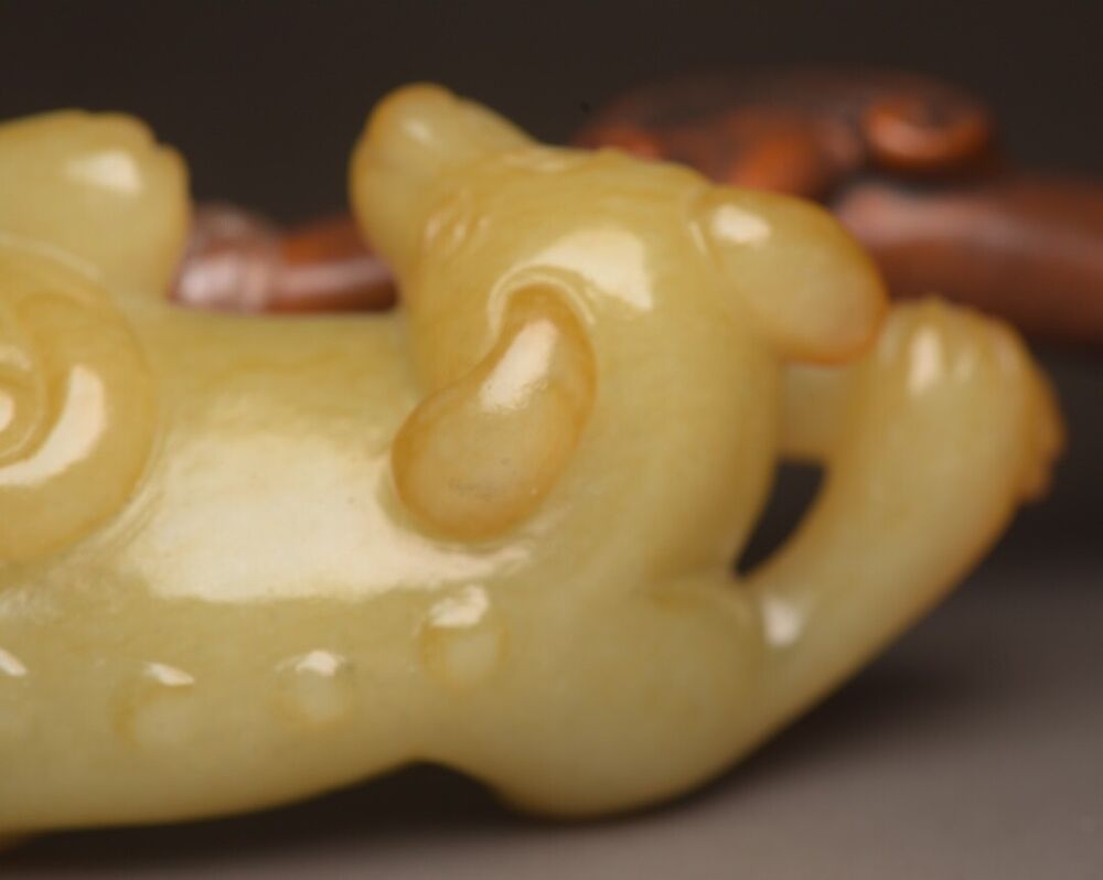 Collection Chinese Natural Hetian Jade Carved Exquisite Dog Statue Figurine Art