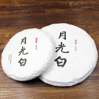 Yunnan Aged Pu'er Green Tea Healthy Drink 200g Moonlight White Pu-Erh Tea Cake