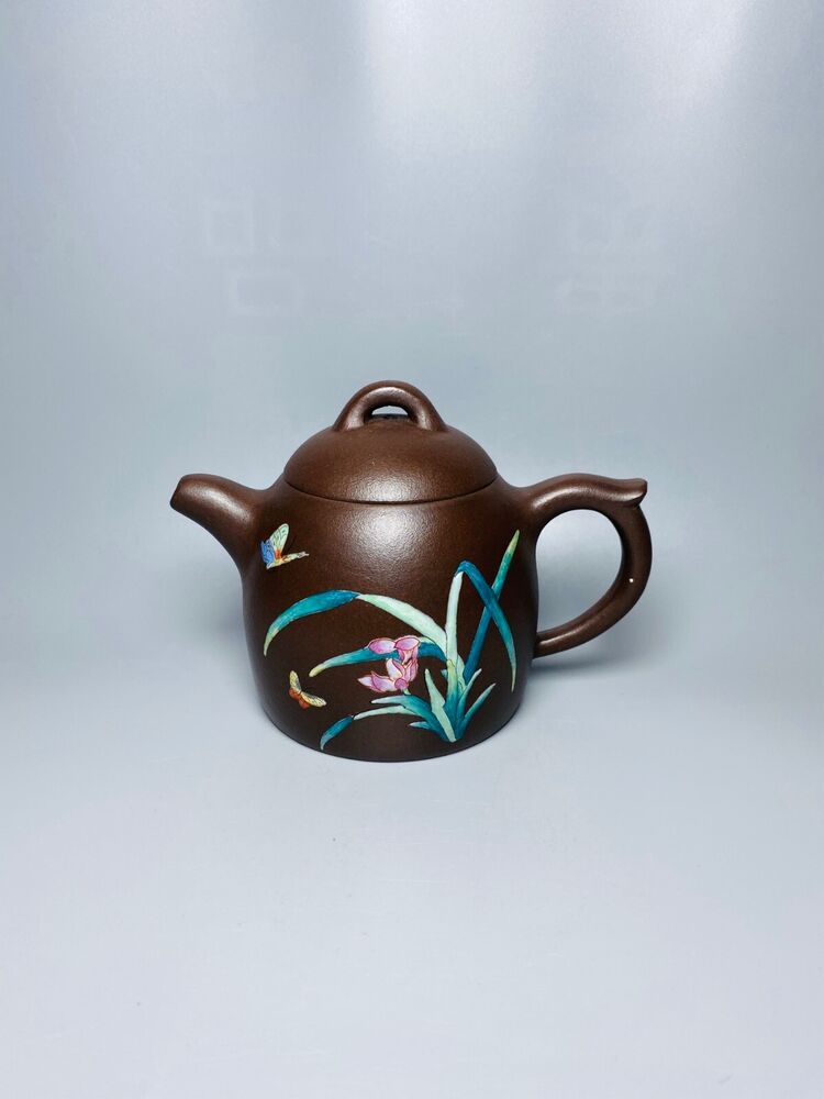 Chinese Yixing Zisha Clay Handmade Exquisite Teapot （珐琅彩秦权壶 底款：徐方怀）