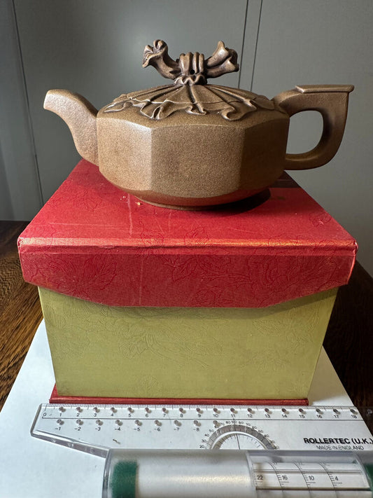 Chinese zisha (purple sand) hexagonal bag Yixing teapot replica