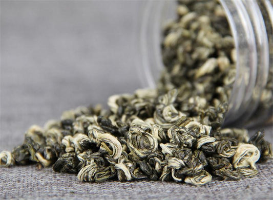 Organic Small Canned Green Tea Yunnan High Mountain Biluochun Tea Healthy Drink