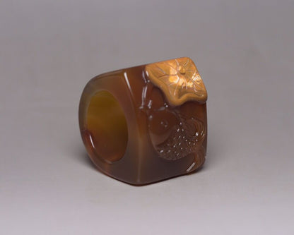 Chinese Natural Agate Hand Carved Fish Statue Exquisite Thumb Ring Jewelry Rare