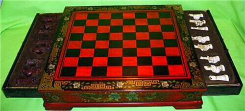 Collectibles Vintage 32 chess set with wooden Coffee table